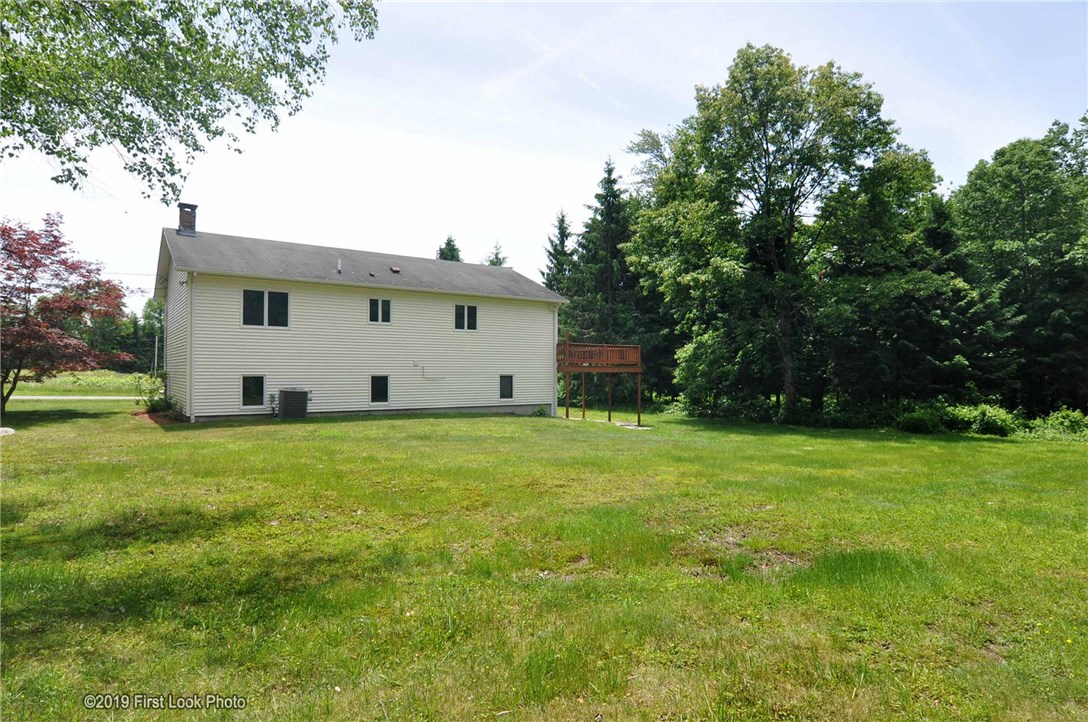 1289 Chopmist Hill Road Scituate, RI 02857 - Photo 7 of 38