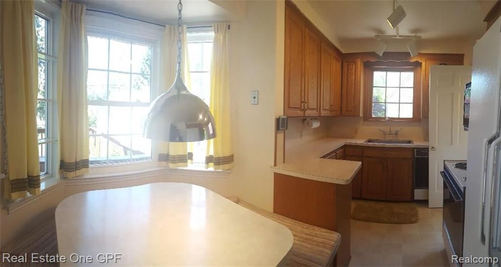 740 Hawthorne Road Grosse Pointe Woods, MI 48236 - Photo 14 of 47