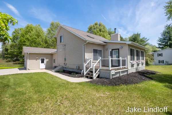 $309,900 | 11014 East Royal Road, Stanwood, MI 49346