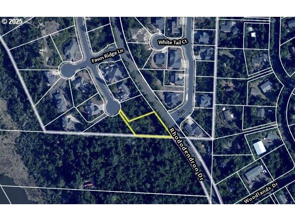 4 Bonnett Way Florence, OR 97439 - Photo 17 of 17 a view of an outdoor space