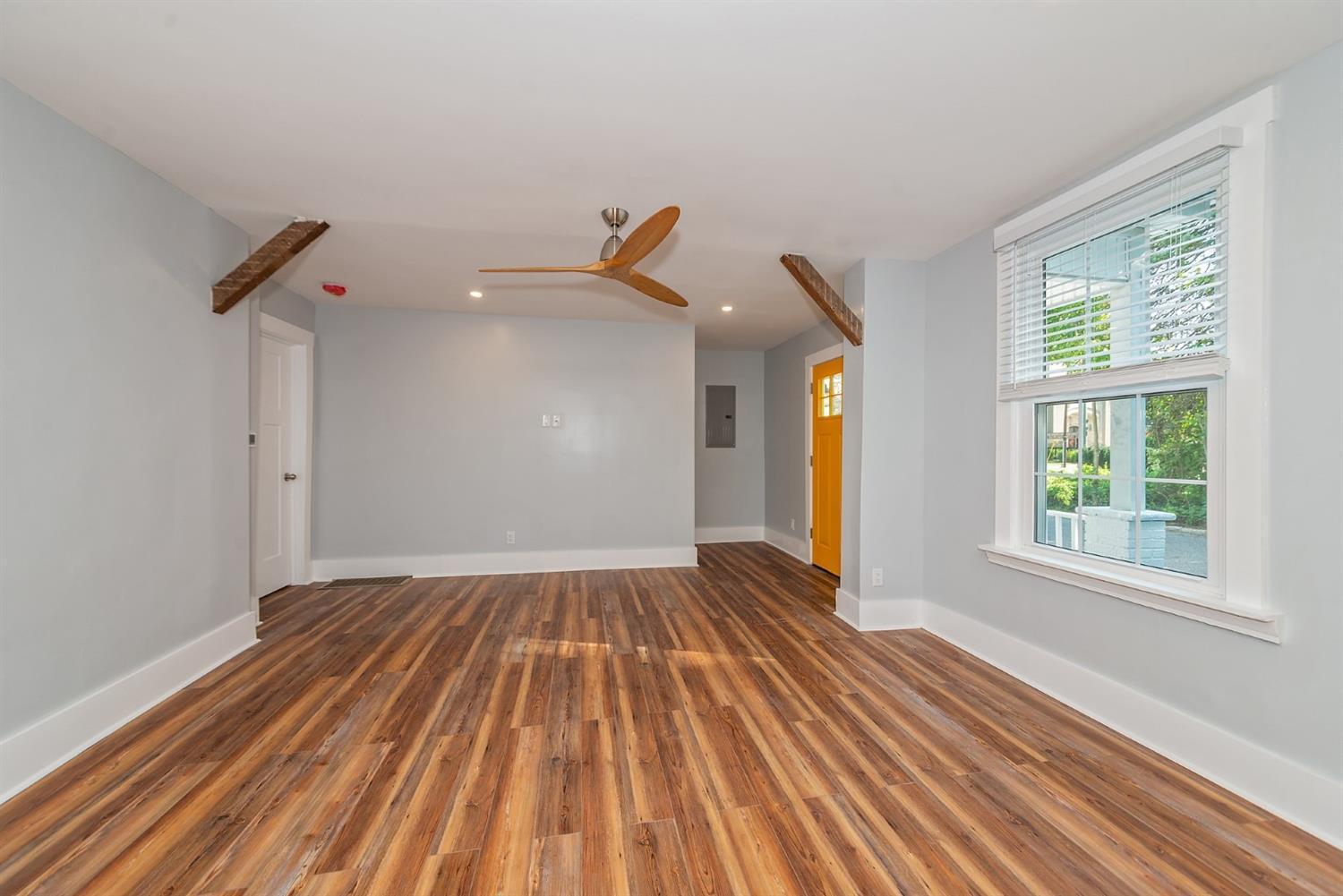 B Madison Road Cincinnati, OH 45227 - Photo 4 of 24