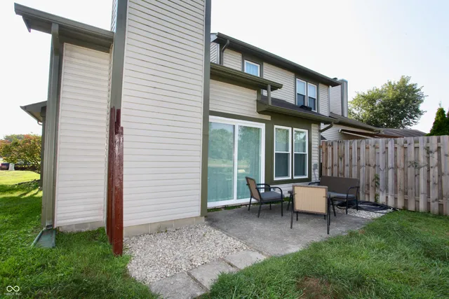 $215,000 | 4106 Eagle Cove W Drive, Indianapolis, IN 46254