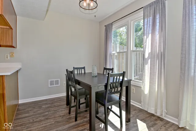 $215,000 | 4106 Eagle Cove W Drive, Indianapolis, IN 46254