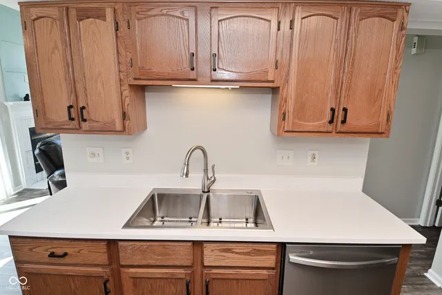 $215,000 | 4106 Eagle Cove W Drive, Indianapolis, IN 46254