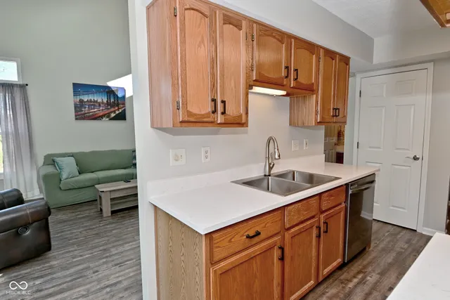 $215,000 | 4106 Eagle Cove W Drive, Indianapolis, IN 46254