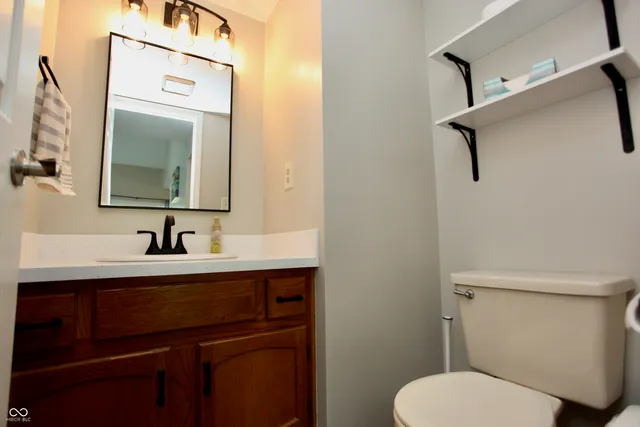 $215,000 | 4106 Eagle Cove W Drive, Indianapolis, IN 46254