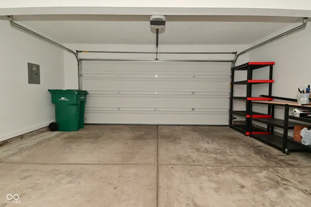 $215,000 | 4106 Eagle Cove W Drive, Indianapolis, IN 46254