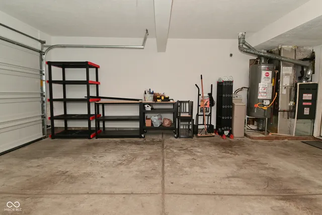 $215,000 | 4106 Eagle Cove W Drive, Indianapolis, IN 46254