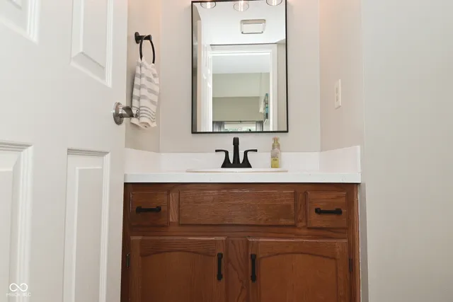 $215,000 | 4106 Eagle Cove W Drive, Indianapolis, IN 46254