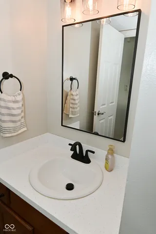 $215,000 | 4106 Eagle Cove W Drive, Indianapolis, IN 46254