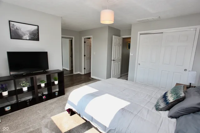 $215,000 | 4106 Eagle Cove W Drive, Indianapolis, IN 46254