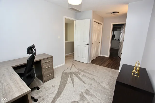 $215,000 | 4106 Eagle Cove W Drive, Indianapolis, IN 46254