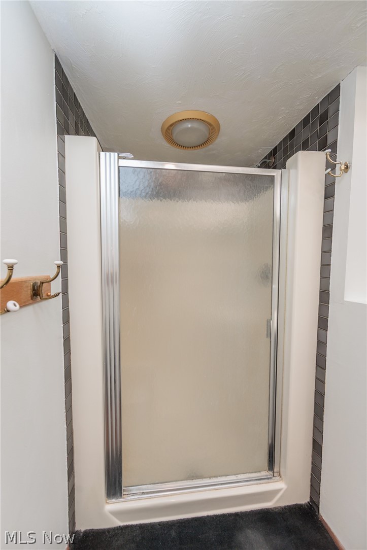 1550 Rydalmount Road Cleveland Heights, OH 44118 - Photo 25 of 34 Master en-suite