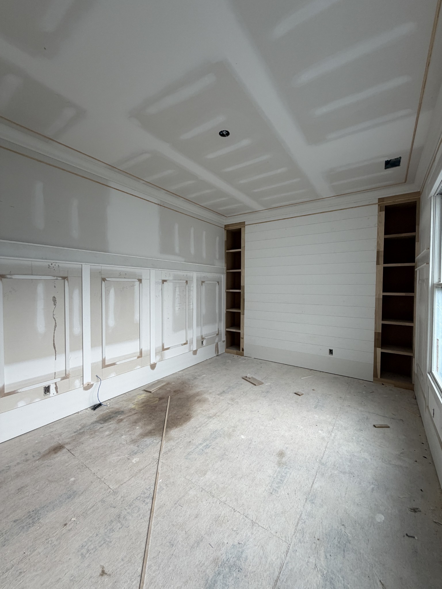 3725 Ledford Mill Road Wartrace, TN 37183 - Photo 16 of 28 a view of an empty room with a fireplace