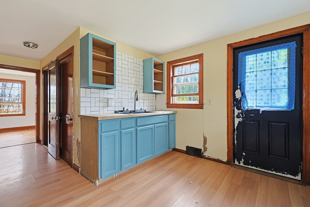 321 Townsend Hill Road Townsend, MA 01469 - Photo 6 of 34