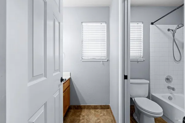 $799,000 | 1820 Howard Drive, Windsor, CA 95492