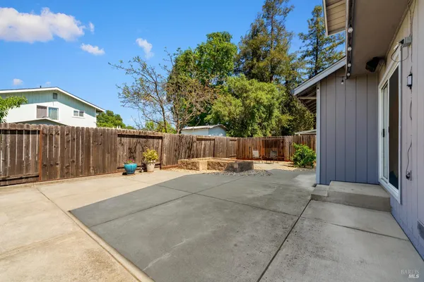 $799,000 | 1820 Howard Drive, Windsor, CA 95492