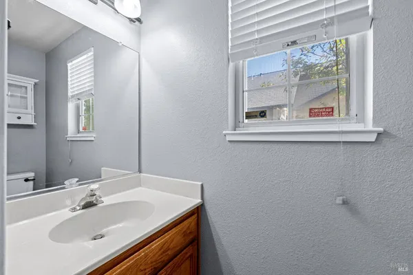 $799,000 | 1820 Howard Drive, Windsor, CA 95492