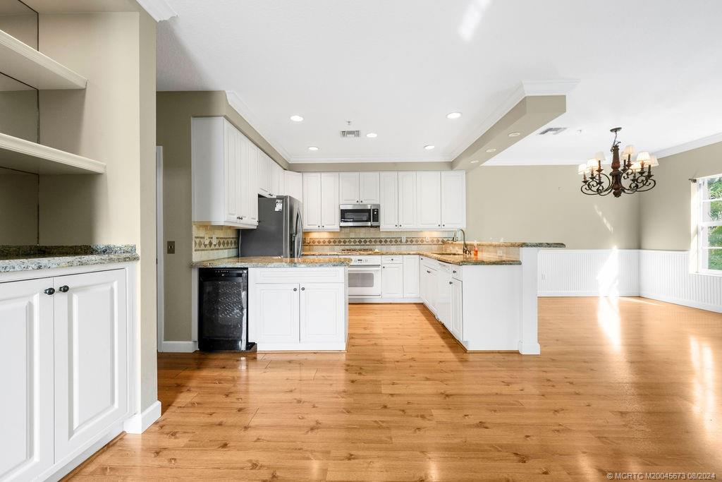 606 Southwest Cleveland Avenue Stuart, FL 34994 - Photo 25 of 58 Gallery Image 25