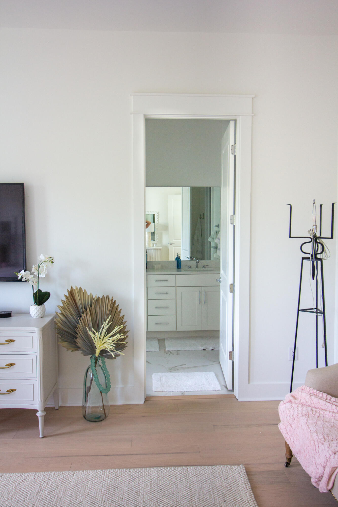 141 Valdare Ln Inlet Beach Inlet Beach, FL 32461 - Photo 37 of 55 a living room with furniture and a potted plant