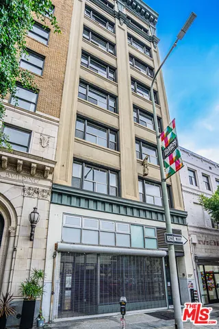 $3,800 | 812 South Spring Street, Unit 2, Los Angeles, CA 90014