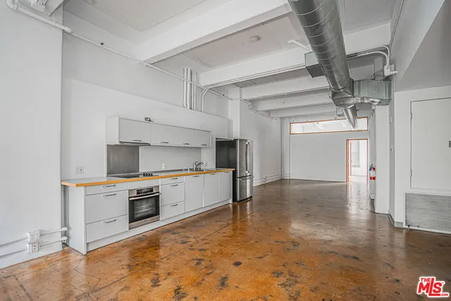 $3,800 | 812 South Spring Street, Unit 2, Los Angeles, CA 90014