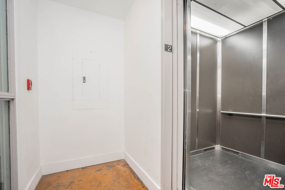 812 South Spring Street, Unit 2 Los Angeles, CA 90014 - Photo 26 of 28