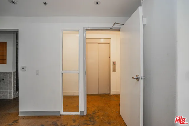 $3,800 | 812 South Spring Street, Unit 2, Los Angeles, CA 90014