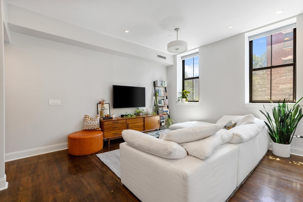 5 Appleton Street, Unit 2D Boston, MA 02116 - Photo 10 of 34