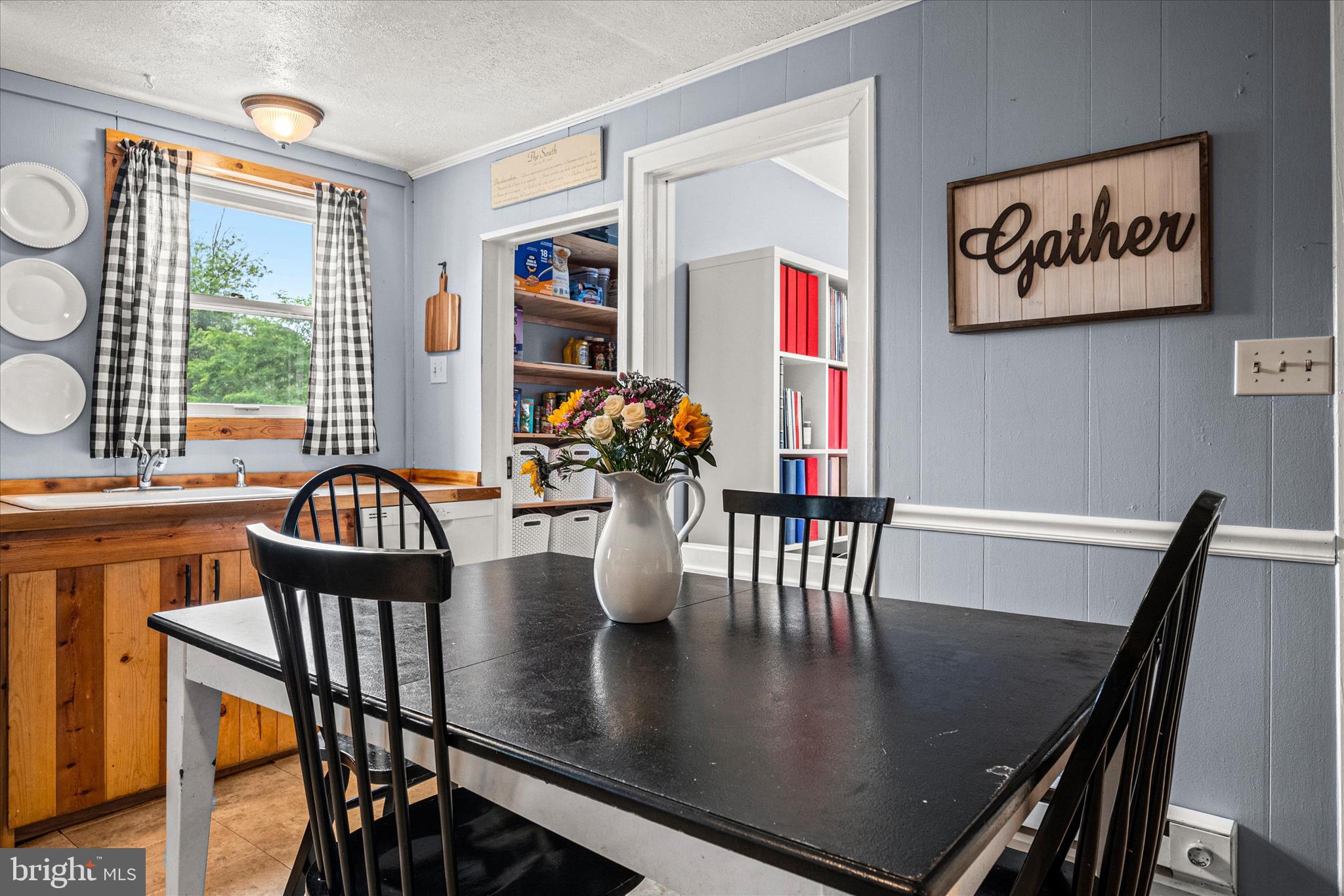 2900 Gillis Falls Road Mount Airy, MD 21771 - Photo 13 of 53 Casual Dining Area - Walk-In Pantry