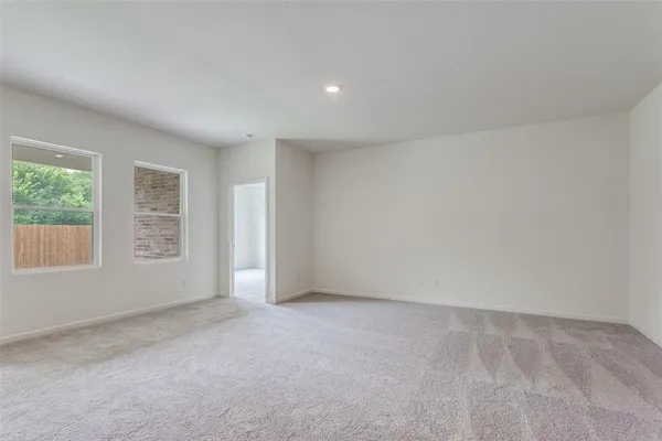 $2,350 | 41 Glen Crossings Road, Fort Worth, TX 76134