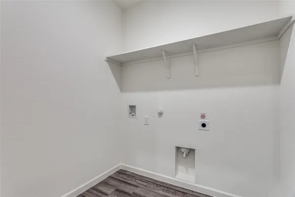 $2,350 | 41 Glen Crossings Road, Fort Worth, TX 76134