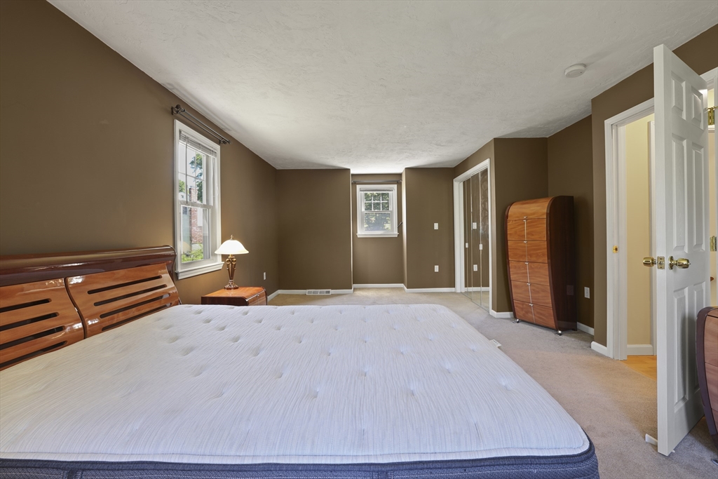 8 Walker Road Franklin, MA 02038 - Photo 30 of 40