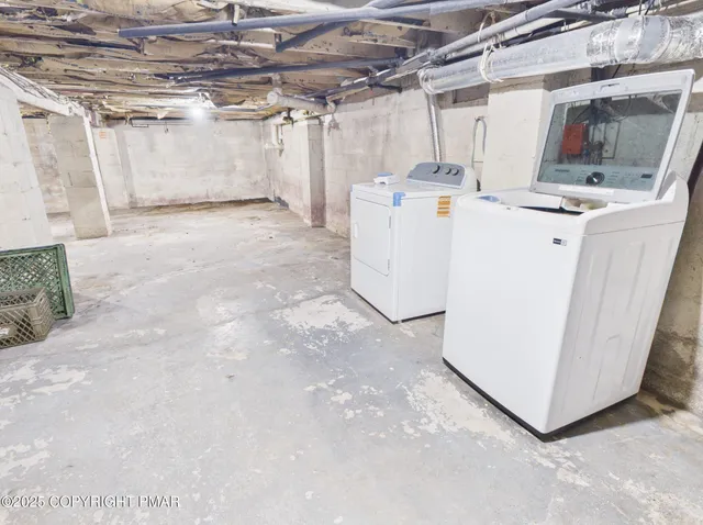 a view of a storage & utility room
