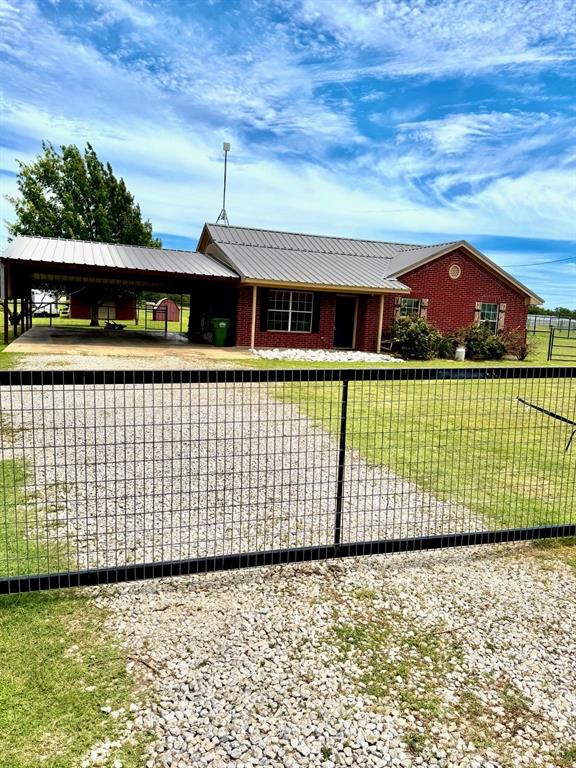826 Gilliland Road Springtown, TX 76082 - Photo 3 of 27