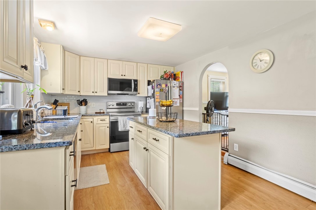 28 Crowell Street Cumberland, RI 02864 - Photo 4 of 24