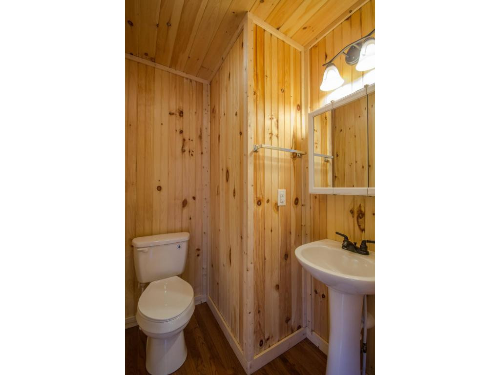 11350 Mendota Road Abingdon, VA 24210 - Photo 10 of 25 Half Bath Main Level