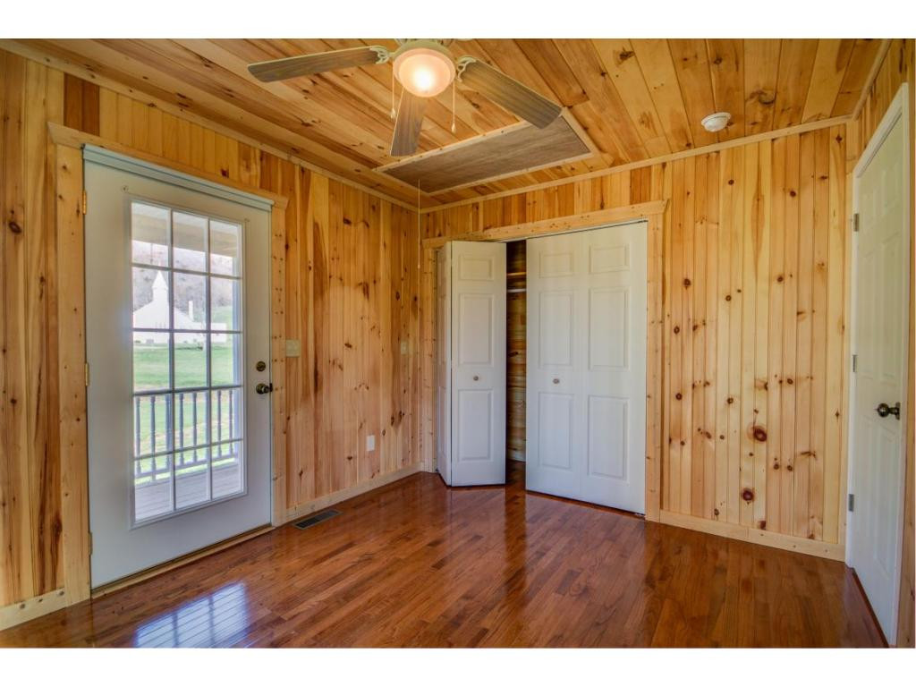 11350 Mendota Road Abingdon, VA 24210 - Photo 15 of 25 Bedroom 2