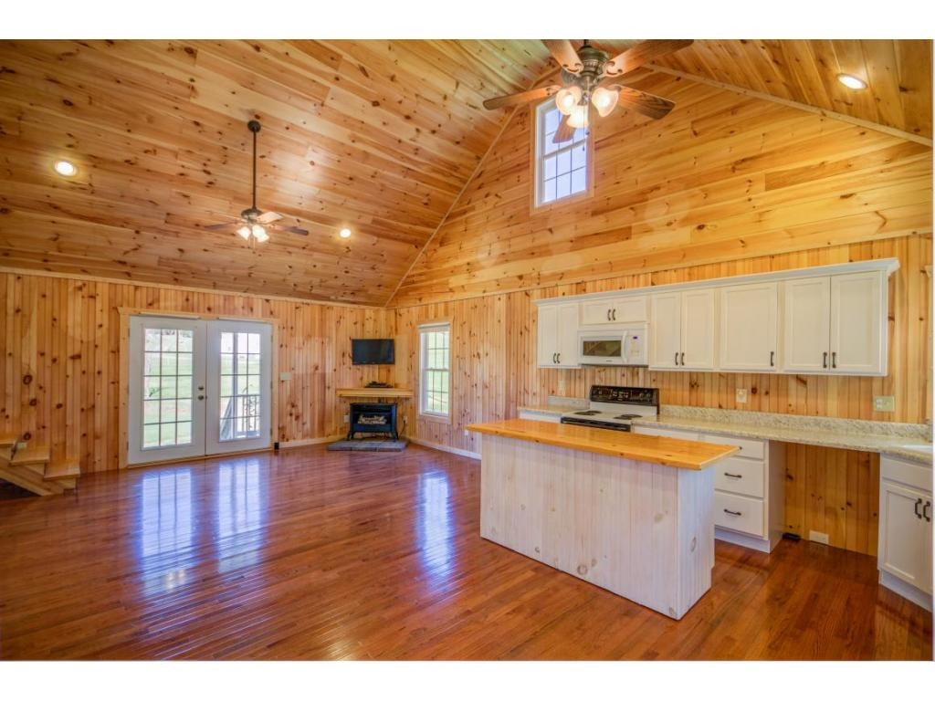 11350 Mendota Road Abingdon, VA 24210 - Photo 8 of 25 View of Great Room