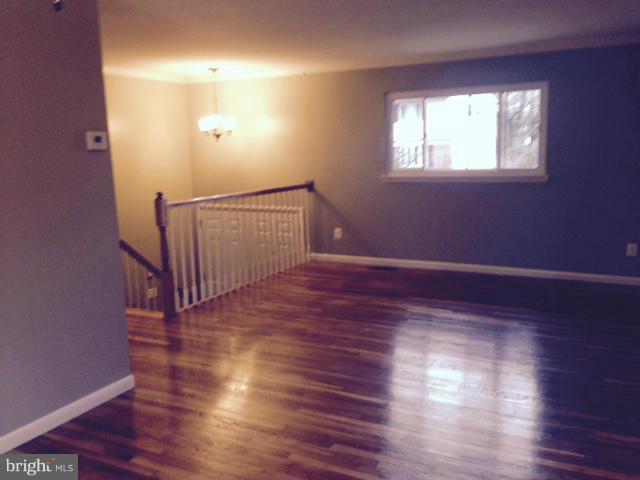 3923 Rayton Road Randallstown, MD 21133 - Photo 16 of 30 Living Room