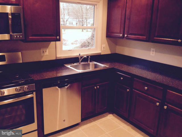 3923 Rayton Road Randallstown, MD 21133 - Photo 5 of 30 Kitchen