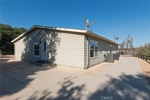 $1,049,000 | 5550 Las Tablas Bay Drive, Paso Robles, CA 93446