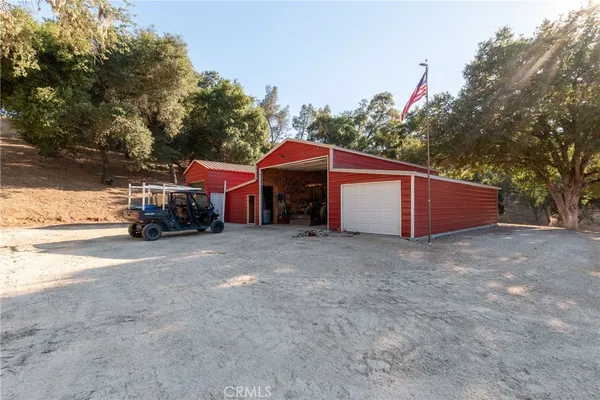 $1,049,000 | 5550 Las Tablas Bay Drive, Paso Robles, CA 93446