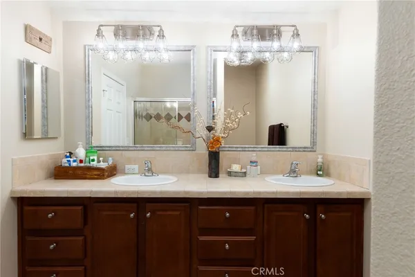 $1,049,000 | 5550 Las Tablas Bay Drive, Paso Robles, CA 93446