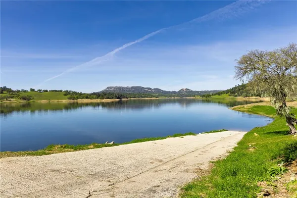 $1,049,000 | 5550 Las Tablas Bay Drive, Paso Robles, CA 93446