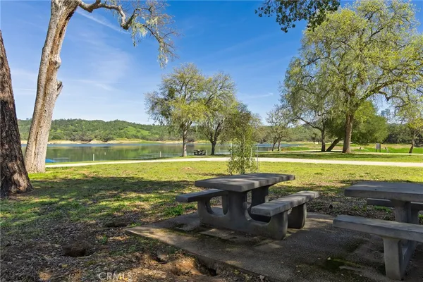 $1,049,000 | 5550 Las Tablas Bay Drive, Paso Robles, CA 93446