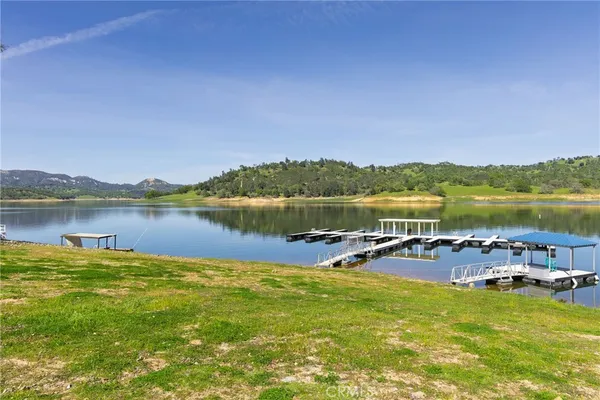$1,049,000 | 5550 Las Tablas Bay Drive, Paso Robles, CA 93446