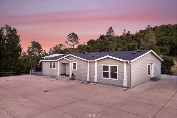 $1,049,000 | 5550 Las Tablas Bay Drive, Paso Robles, CA 93446