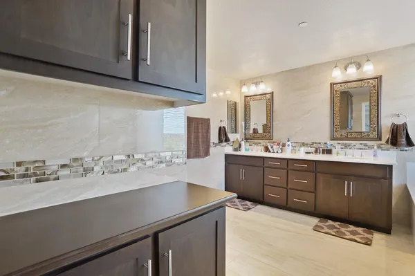 $899,000 | 2925 Fuchsia Drive, Lodi, CA 95242