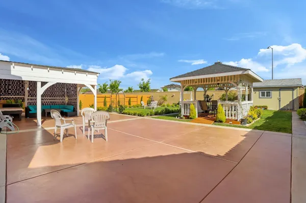 $899,000 | 2925 Fuchsia Drive, Lodi, CA 95242